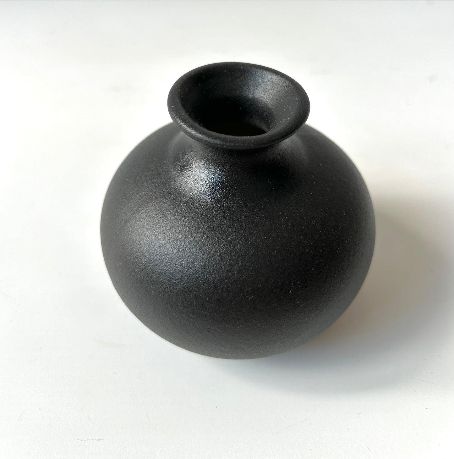Ceramic design vase - black-4